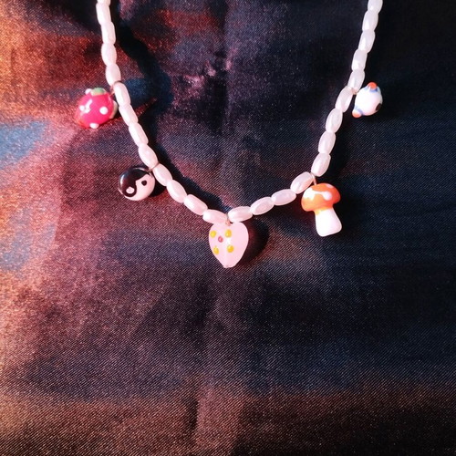 Necklace and bracelet like new, multicolored