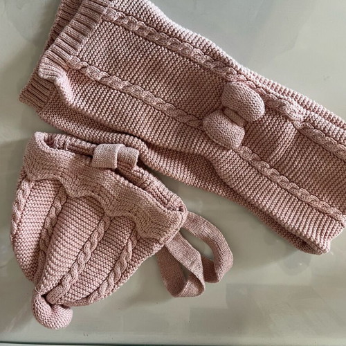 Children's hat and scarf set girl 9-12 months like new