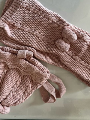 Children's hat and scarf set girl 9-12 months like new