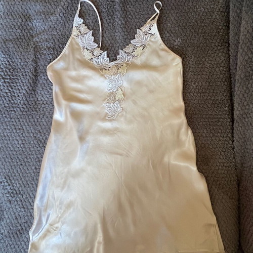 Lise Charmel Paris σατέν slip dress με κεντητή δαντέλα champagne σαν καινούργιο