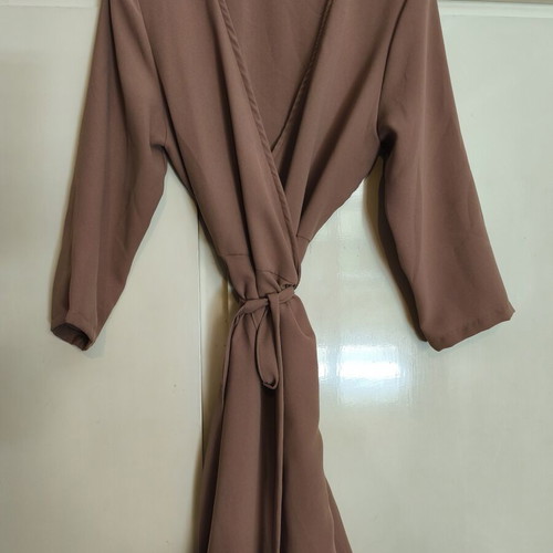 Mind Your Style Wrap Dress S/M Brown like new