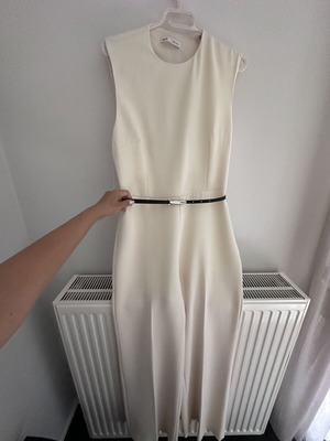 Jumpsuit Mango like new with black belt, size large, beige