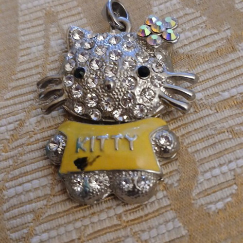 Hello Kitty pendant vintage Sanrio rhinestone used, yellow and silver