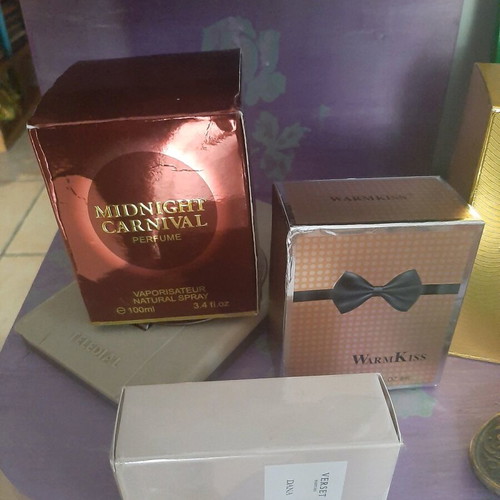 Vintage perfume boxes like new, pack of 5