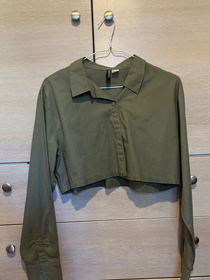 H&M short shirt like new, olive green, size S