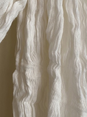 White scarf like new