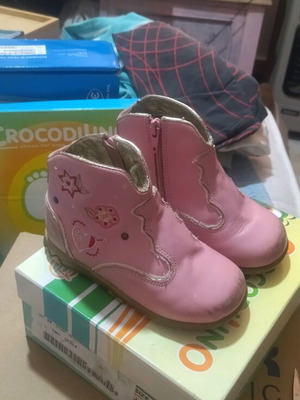 Crocodillino leather boots size 24 like new, pink with gold