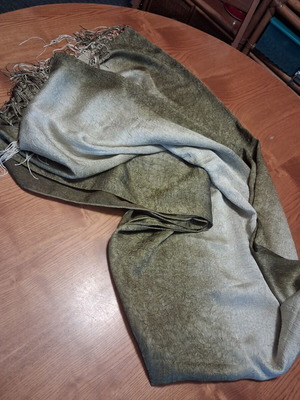 Scarf in green ombré color, like new, 160x110cm