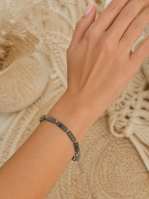 Handmade bracelet with stainless steel chain and labradorite new