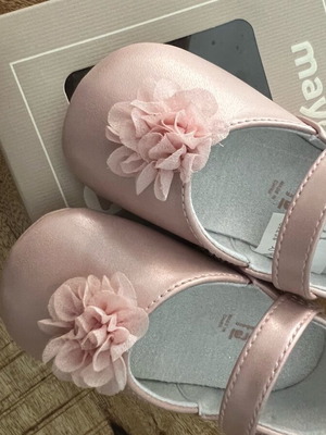 Mayoral baby shoes like new, size 19, pink with flower