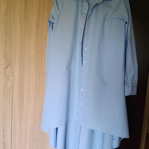 Stradivarius long shirt large like new, blue with slim fit