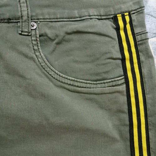 Men's khaki bermuda shorts with yellow stripes, like new, size L