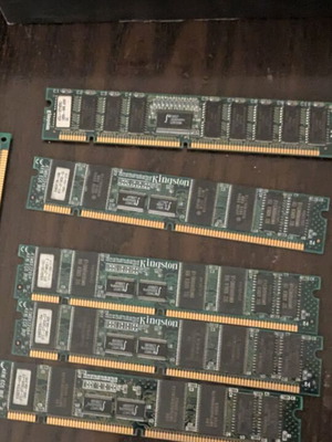 Kingston dimms edo 4 τεμάχια 128mb μεταχειρισμένα ECC buffered