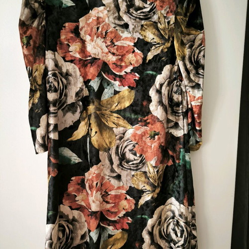 Floral dress new, short long-sleeve, velvet texture, one size