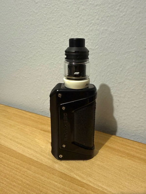 Geek Vape Aegis Legend 2 L200 electronic cigarette like new