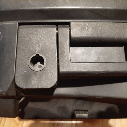 Yamaha side case used without lock