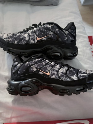 Nike Tn sneakers new, size 41, multicolor