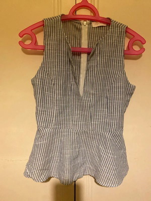 Regalinas blouse like new, size S, white and blue