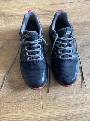 Jack Wolfskin Hiker Low trekking shoes like new, size 42, black and gray