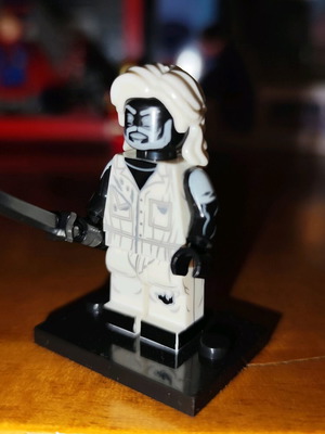 Mr. Negative φιγούρα σαν καινούργια με βάση και κατάνα