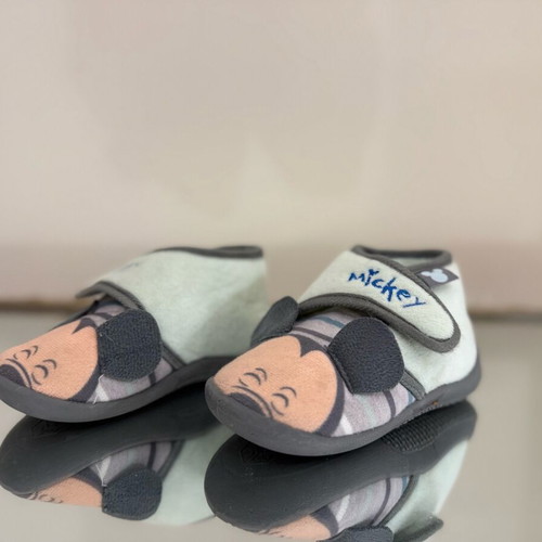 Cerda boys' slippers size 23 like new