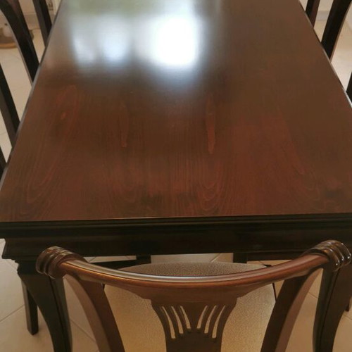 Dining set like new, table with 6 chairs