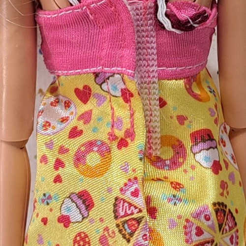 Barbie Fashionistas Swappin' Styles Cutie 2009 like new, incomplete