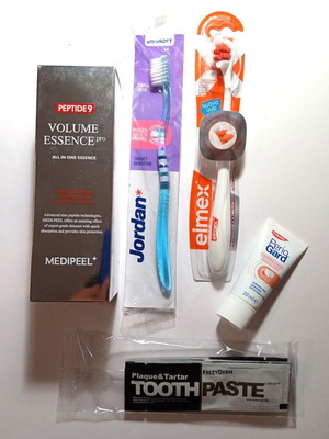 Medipeel Volume Essence pro peptide 9 100ml with toothbrushes and toothpastes gift set new
