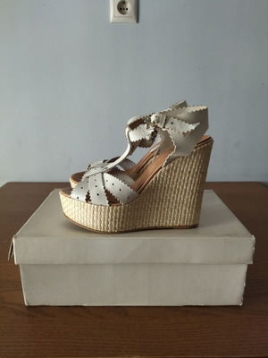 Pargiana leather platform sandals size 39 like new, white beige