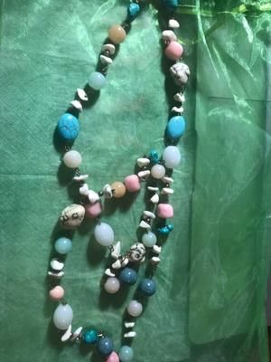 Κολλιέ οπαλίνες σαν καινούργιο, μπεζ και μπλε πέτρες