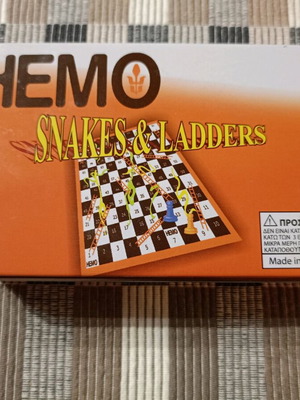 HEMO Snakes and Ladders vintage board game like new