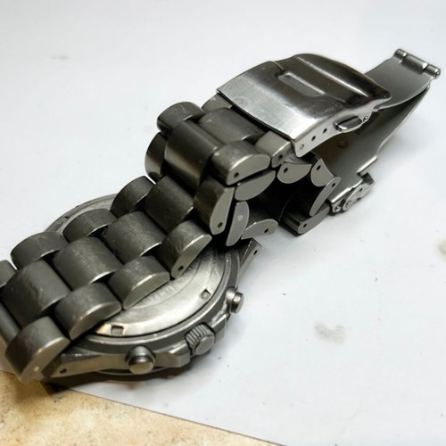 Guess Titanium Men's Watch like new, gray