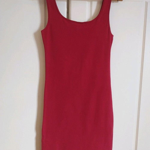 H&M dress like new, burgundy super mini and stretchy