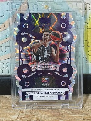 Panini Crown Royale Victor Wembanyama Pillars of the Game κάρτα 10/25