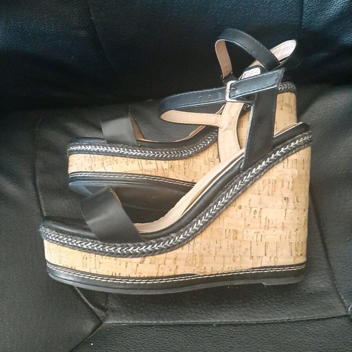 Alta Moda black sandals like new size 39 with high platform heel