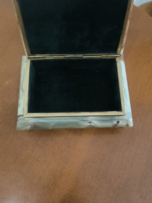 Marble jewelry box with gilded details
