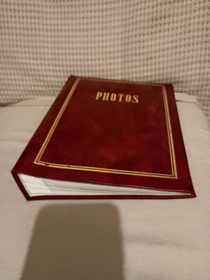 Photo album, 18x25 cm, 50 sheets, red color