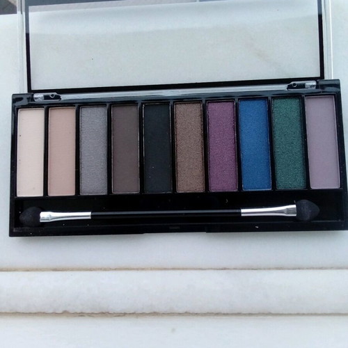 Freedom eyeshadow palette with 10 shades new