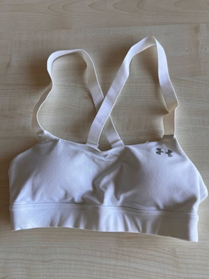 Under Armour women's sports bra white, like new, size XS