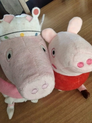 Peppa Pig plush set of 2 like new