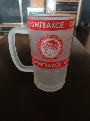 Ποτήρι μπύρας Ολυμπιακός σε άριστη κατάσταση