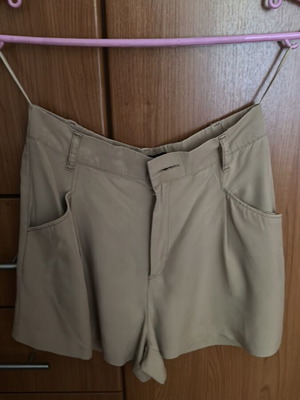 Zara beige shorts XS