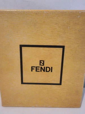 Αυθεντικό άδειο κουτί Fendi μεταχειρισμένο, κίτρινο, μεσαίο μέγεθος