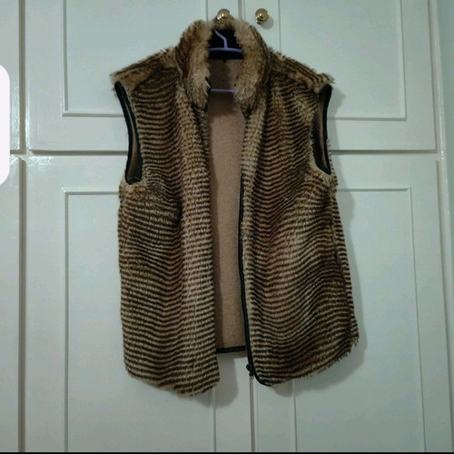 Synthetic fur vest brown like new with decorative zipper