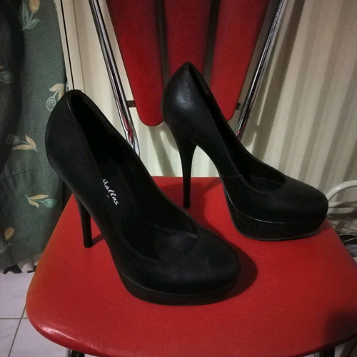 Tsakiris Mallas black pumps like new, size 38, 14cm heel