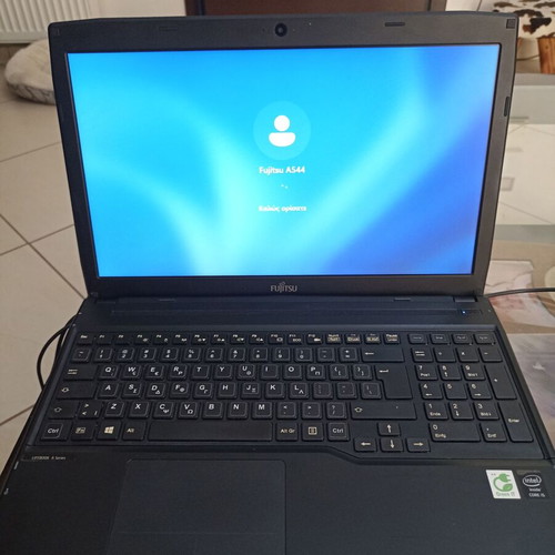 Fujitsu Lifebook A544 laptop like new, Intel Core i5, 8GB RAM, 256GB SSD
