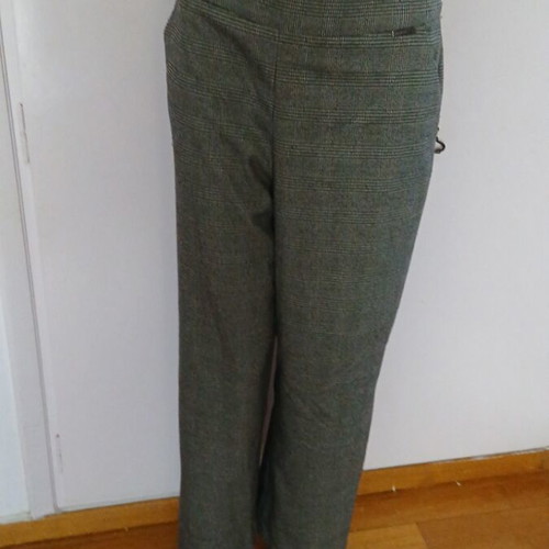 Wool plaid pants like new, size M 38 10, black gray