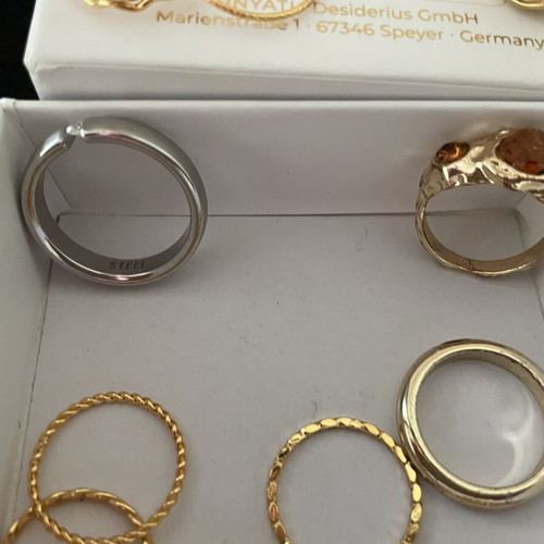 Inyati 25 rings 18k gold new, various sizes and designs