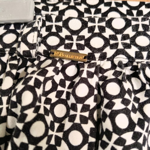 BSB skirt with black and white pattern like new
