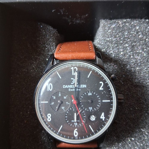 Daniel Klein Exclusive 11832A men's wristwatch, black dial, brown leather strap